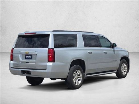 Used 2015 Chevrolet Suburban LT image 5