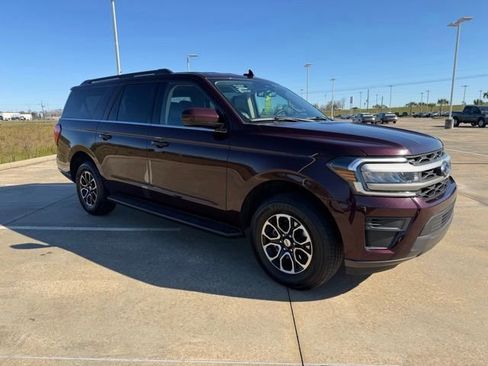 Used 2024 Ford Expedition Max XLT image 7