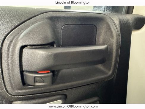 Used 2013 Jeep Wrangler Unlimited Rubicon image 38