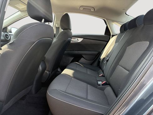 Used 2024 Kia Forte LXS w/ LXS Technology Package FWD image 6