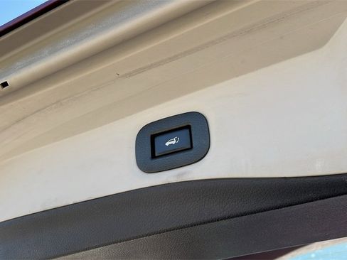 Used 2020 Nissan Rogue SV image 36