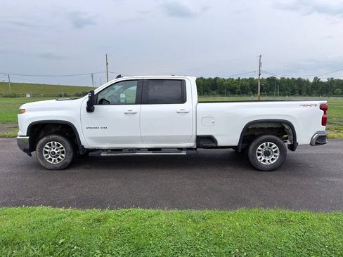 Used 2025 Chevrolet Silverado 2500 LT w/ Convenience Package AWD/4WD image 13