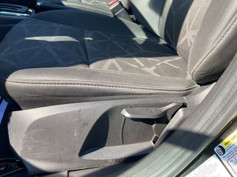 Used 2013 Ford Fiesta SE FWD image 4