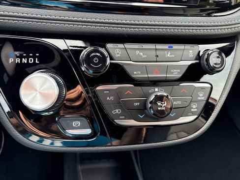 New 2026 Chrysler Pacifica Select image 29