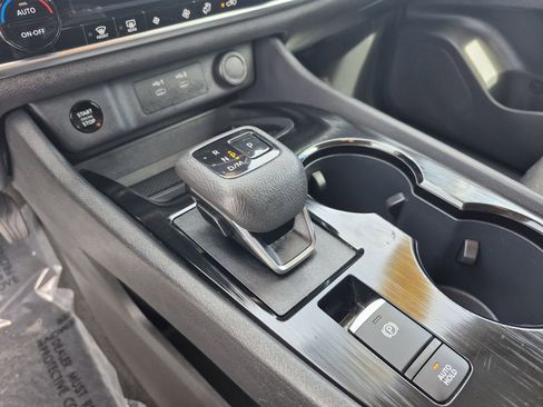 Used 2025 Nissan Rogue SV AWD/4WD image 10