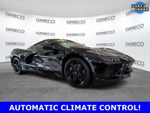 Used 2025 Chevrolet Corvette Stingray Premium Cpe w/ Z51 Performance Package RWD image 1