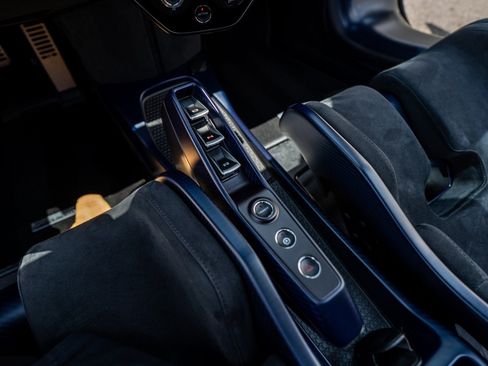 Used 2019 McLaren Senna RWD image 19