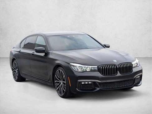 Used 2019 BMW 740i 740i w/ M Sport Package image 3