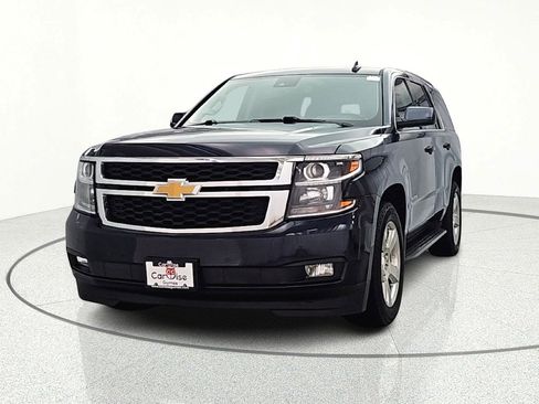 Used 2020 Chevrolet Tahoe LT w/ Luxury Package AWD/4WD image 2