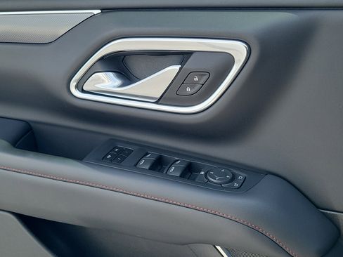 Used 2021 Chevrolet Suburban RST RWD image 19