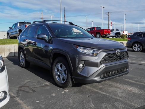 Used 2021 Toyota RAV4 XLE w/ Carpet Mat Package (TMS) image 2