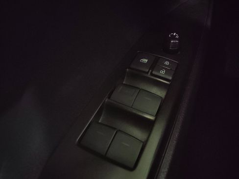 Used 2021 Toyota Camry LE image 27