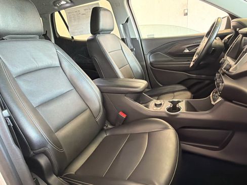 Used 2024 GMC Terrain SLT FWD image 27