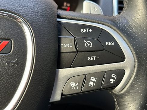 Used 2017 Dodge Durango R/T w/ Technology Group AWD/4WD image 31
