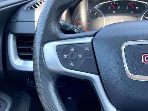 Used 2024 GMC Terrain SLE FWD image 23