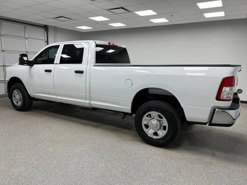 Used 2024 RAM 2500 Tradesman w/ Chrome Appearance Group AWD/4WD image 6