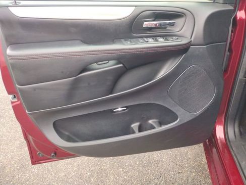 Used 2019 Dodge Grand Caravan GT image 11