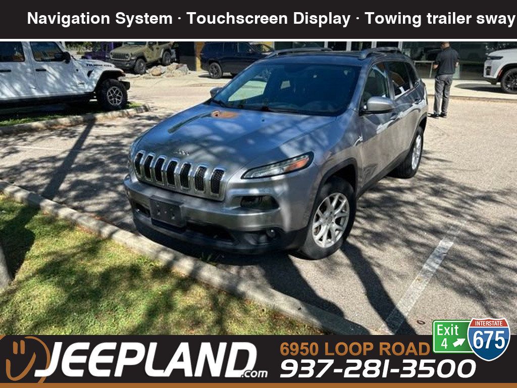 Used 2016 Jeep Cherokee Latitude w/ Cold Weather Group AWD/4WD image 1