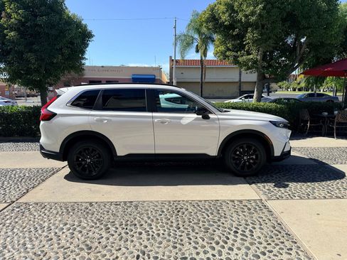 Used 2025 Honda CR-V Sport image 4