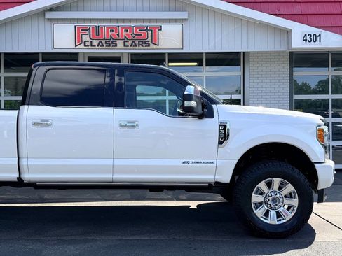 Used 2019 Ford F350 Platinum w/ FX4 Off-Road Package AWD/4WD image 12