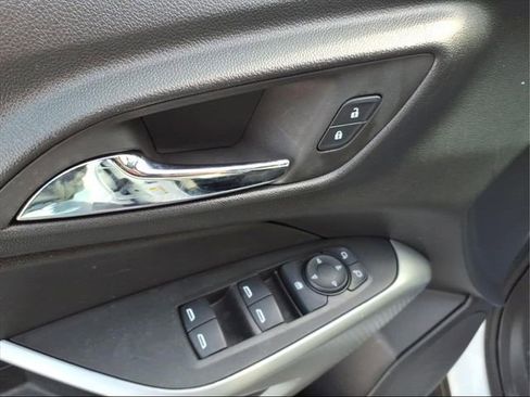 Used 2024 Chevrolet Trax RS w/ Driver Confidence Package image 12