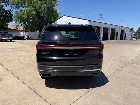 Used 2025 Buick Enclave Preferred FWD image 31