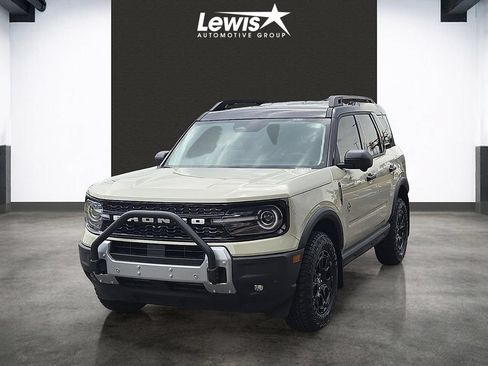 Used 2025 Ford Bronco Sport Outer Banks w/ Sasquatch Outer Banks Package AWD/4WD image 1