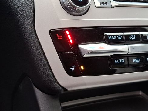 Used 2023 Ford Explorer XLT w/ Equipment Group 202A image 27