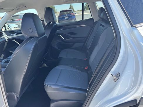 Used 2026 Volkswagen Tiguan SE AWD/4WD image 28