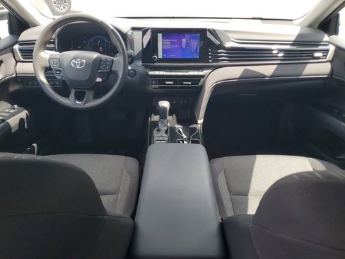 Used 2025 Toyota Camry LE image 20