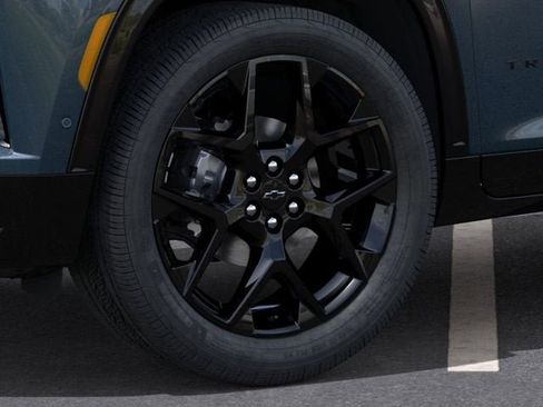 New 2026 Chevrolet Traverse RS w/ LPO, Floor Liner Package AWD/4WD image 9