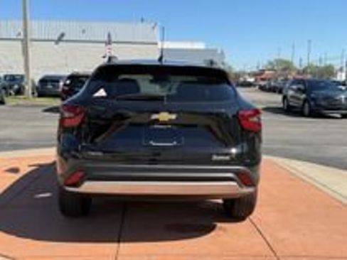 New 2026 Chevrolet Trax LT w/ Driver Confidence Package FWD image 5