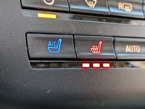 Used 2019 Lincoln MKC Reserve image 29