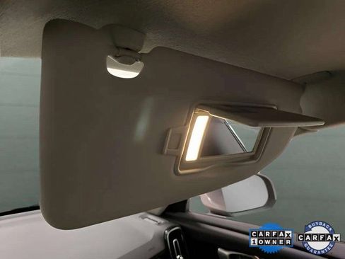 Used 2025 Volvo XC40 B5 Plus image 63