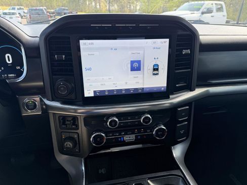 Used 2023 Ford F150 Lariat w/ Trailer Tow Package image 12