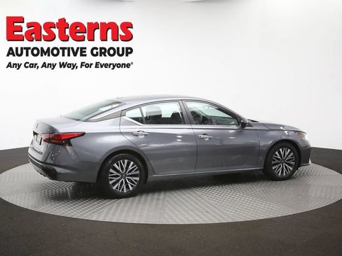 Used 2024 Nissan Altima 2.5 SV FWD image 42