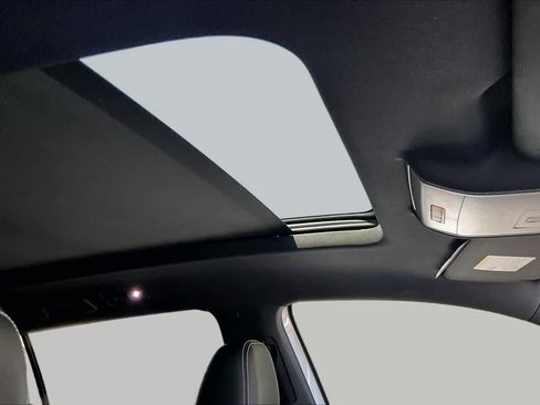 Certified 2023 Volkswagen Atlas Cross Sport SE w/ Panoramic Sunroof Package FWD image 14