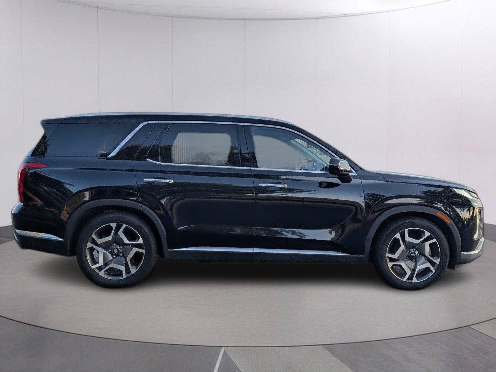 Used 2023 Hyundai Palisade Limited FWD image 8