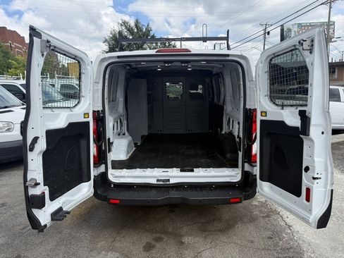 Used 2018 Ford Transit 150 130 Low Roof RWD image 9