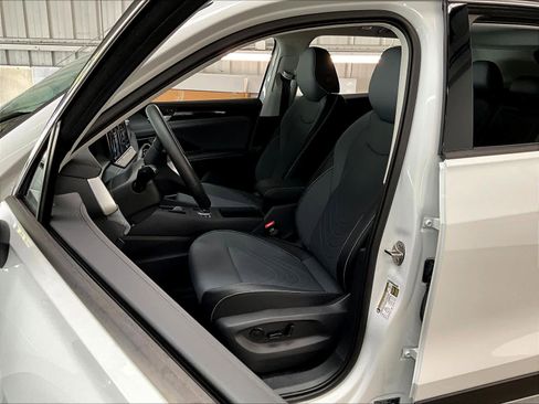 New 2026 Volkswagen Tiguan SE image 11