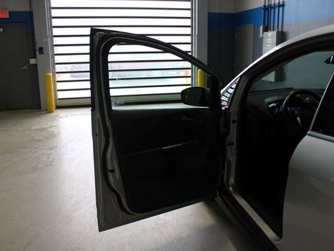 Used 2016 Ford C-MAX Energi SEL w/ Equipment Group 302A FWD image 7