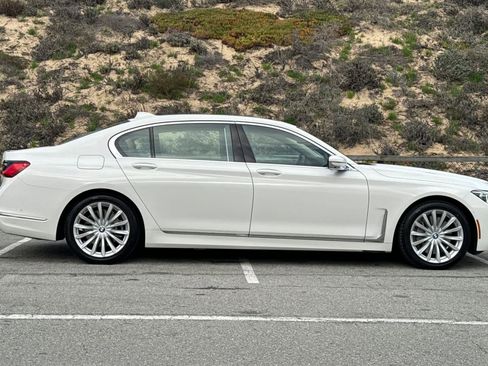 Used 2020 BMW 745e xDrive image 6
