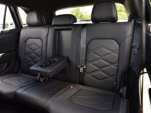 New 2026 Volkswagen Atlas Cross Sport SE FWD image 20
