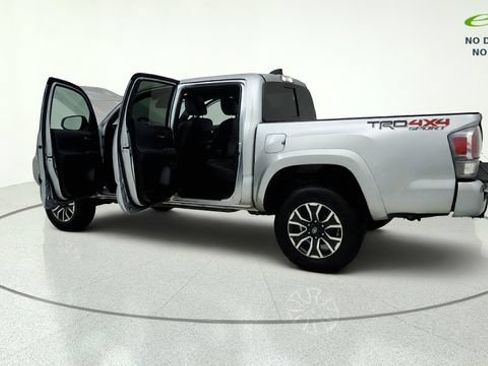 Used 2022 Toyota Tacoma TRD Sport w/ Technology Package AWD/4WD image 13