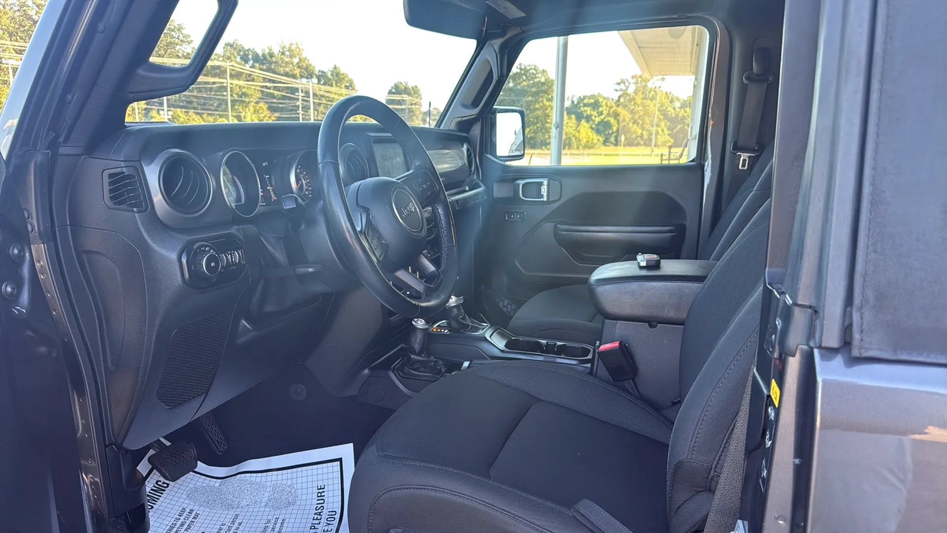 Used 2021 Jeep Wrangler Sport AWD/4WD image 9