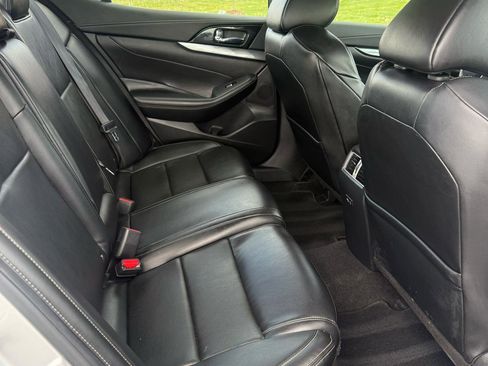 Used 2022 Nissan Maxima SV w/ Floor Mat Group image 9