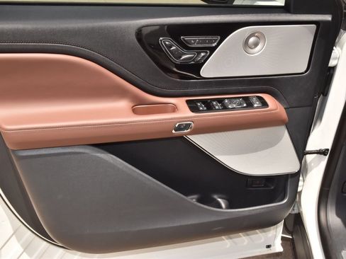 New 2026 Lincoln Aviator Reserve AWD/4WD image 36