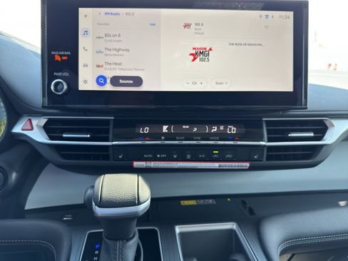 Certified 2026 Toyota Sienna XLE AWD/4WD image 20
