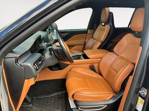 Used 2020 Lincoln Aviator Black Label Grand Touring w/ Class IV Trailer Tow Package AWD/4WD image 11