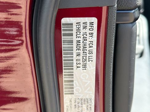New 2026 Jeep Grand Cherokee Laredo w/ Trailer Tow Package AWD/4WD image 22